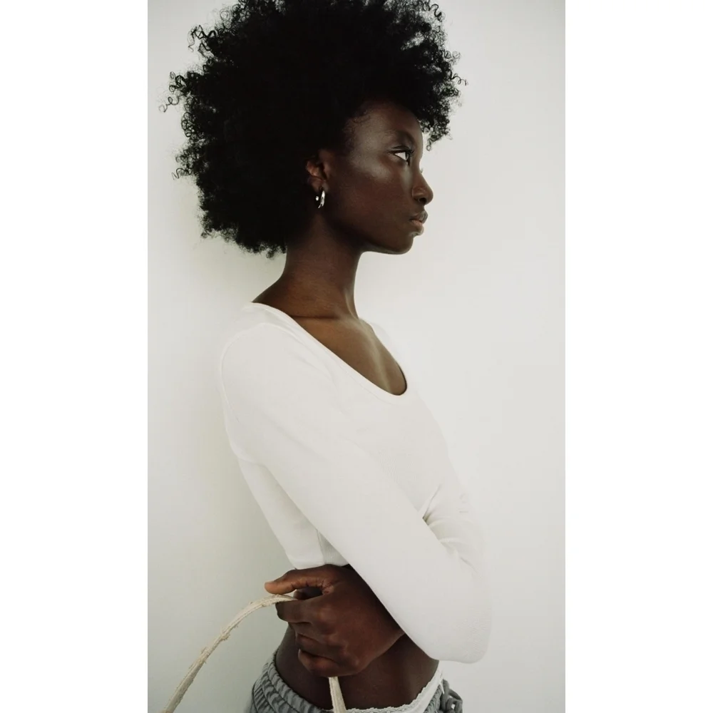 ZARA // white long sleeved cropped slim fit plunge round neck soft stretch top